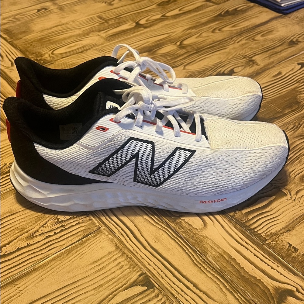 New Balance Mens Fresh Foam Arishi V4Running Shoe - Picture 3 of 6